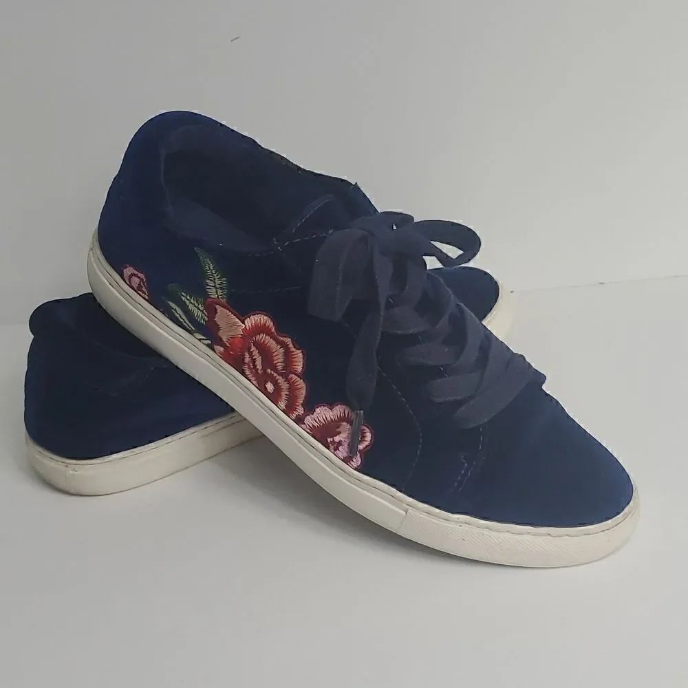 Kenneth Cole Reaction Joey 3 Blue Velvet Embroidered Floral Tennis Shoes Size 9M